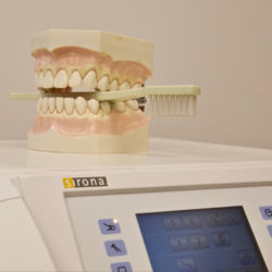 Zahnarzt Dr. Hamid Shirazi in Weiterstadt | Wir machen mehr aus Ihrem Lächeln